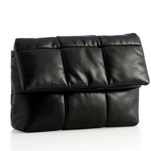 NWOT Shiraleah Quilted Oversized Clutch - Picture 3 of 11
